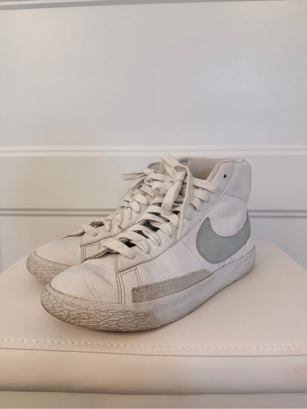 Nike Blazer Mid ‘77 White/Blue High-Top Sneakers - Picture 3 of 4